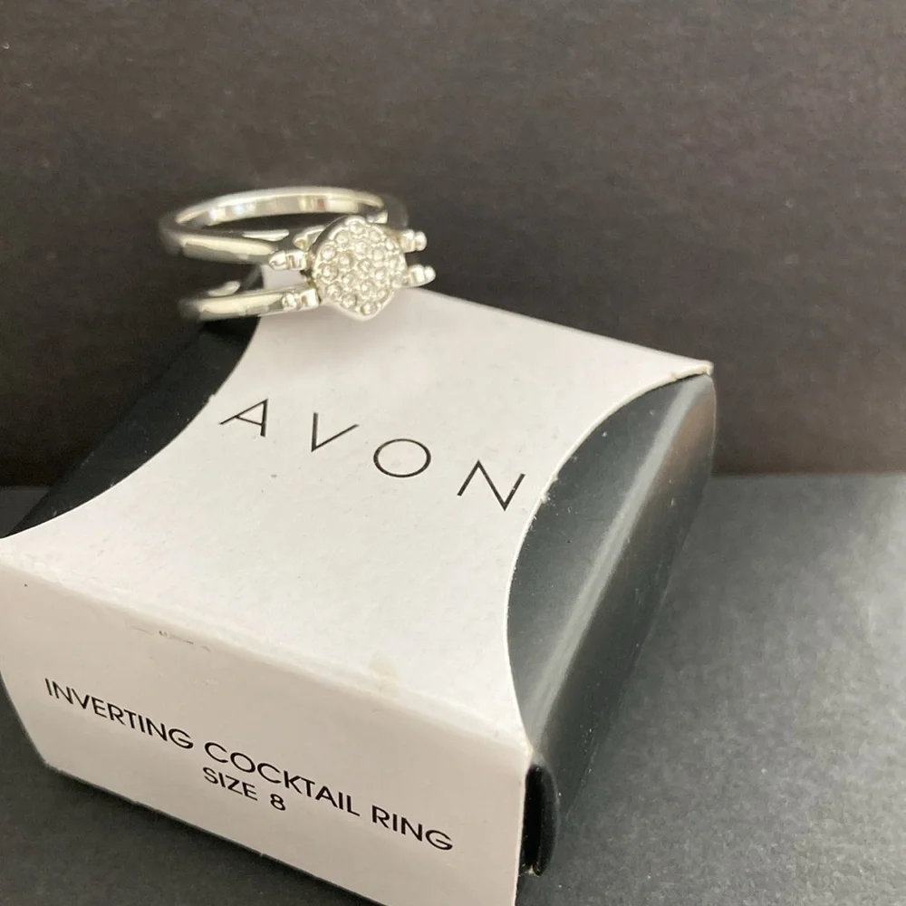 Avon Jewelry, Inverting Cocktail SilverTone Pave/Faceted Rhinestone 8 Ring R-2 - Picture 12 of 12